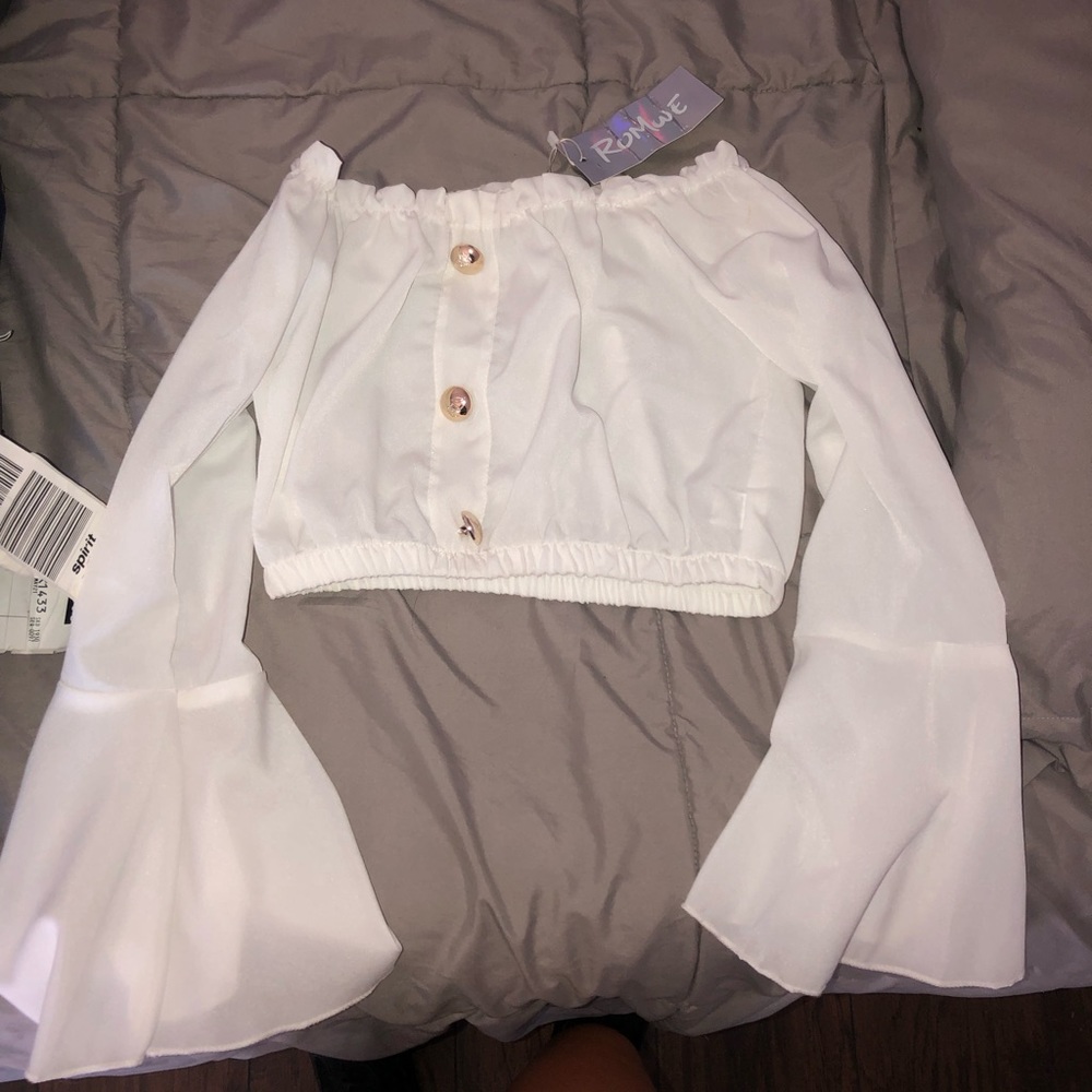 Off shoulder, Long sleeve white crop